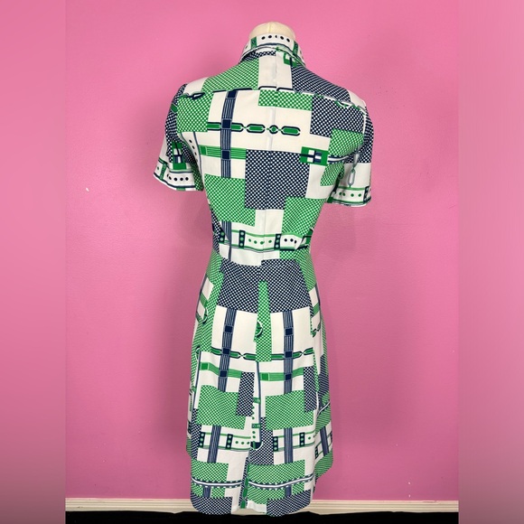 Vintage 70s 1970s Poly Knit Short Sleeve Novelty Print Shirtwaist Dress - Picture 6 of 10
